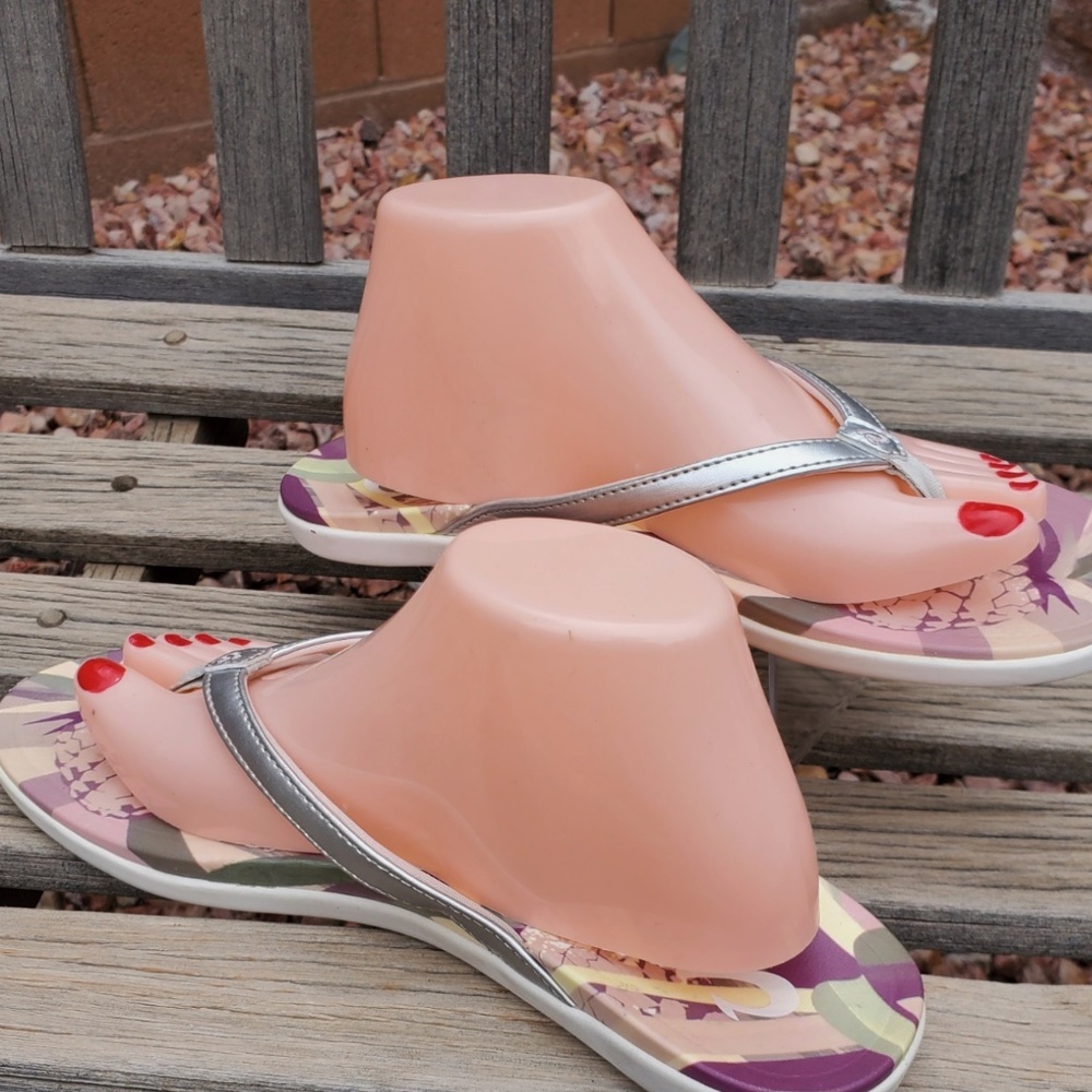 Olukai Ho'opio Hau Flip Flops Size 11 Women Silver Pineapple Sandals - Picture 3 of 12